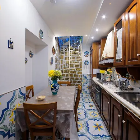 Giallo Napoletano Home Napels Buitenkant foto