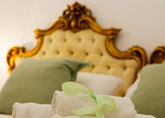 Giallo Napoletano Home