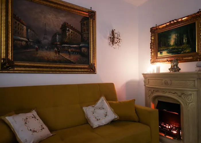 Giallo Napoletano Home
